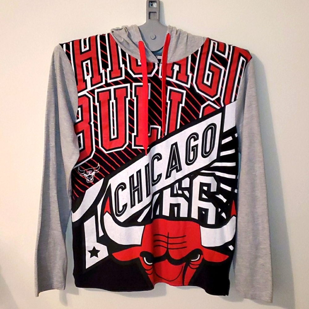 Nba brand Chicago bulls large graphic long sleeve.
